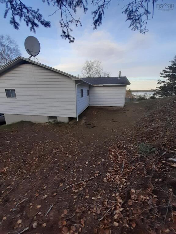 114 Hammond Road, Jordan Bay - photo 2