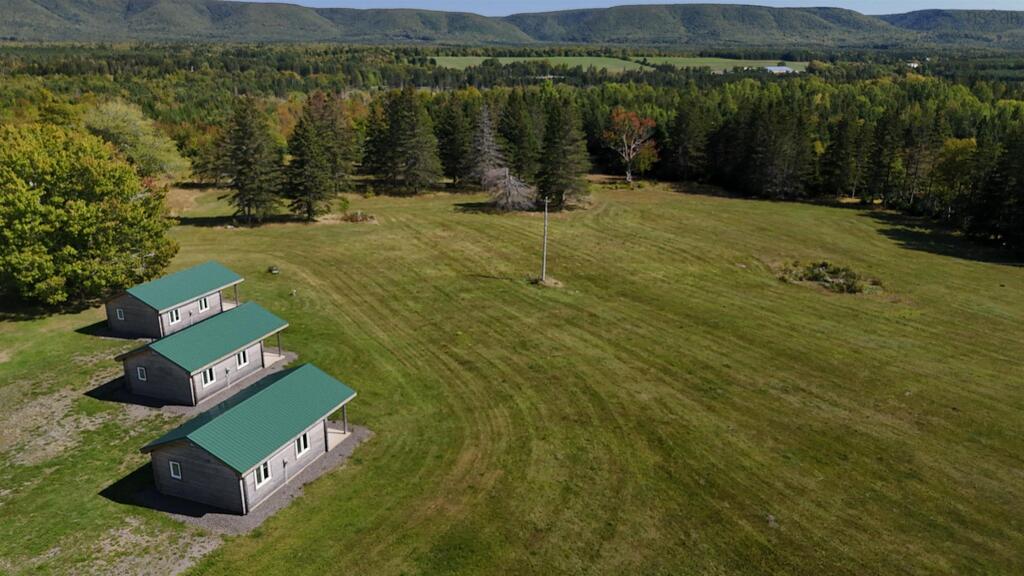 1047 West Side Middle River Road, Middle River