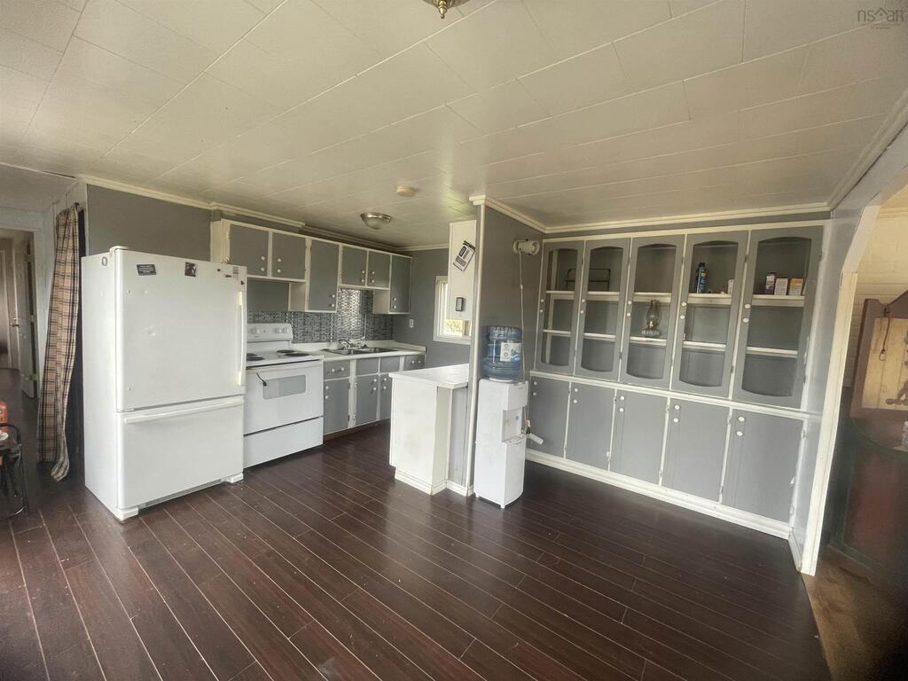 8573 3 Highway, Charlesville - photo 3