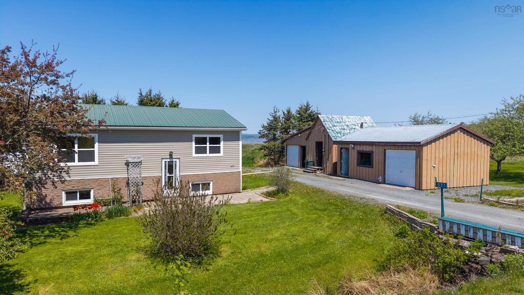 571 Burntcoat Road, Burntcoat