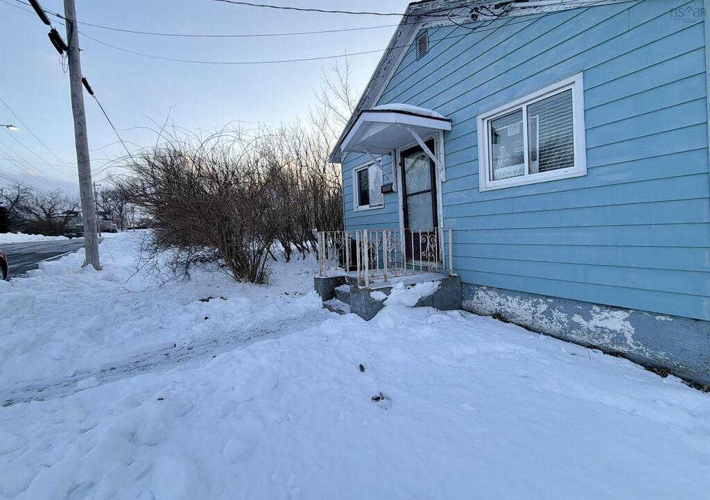 385 Gibbon Street, New Waterford - photo 2