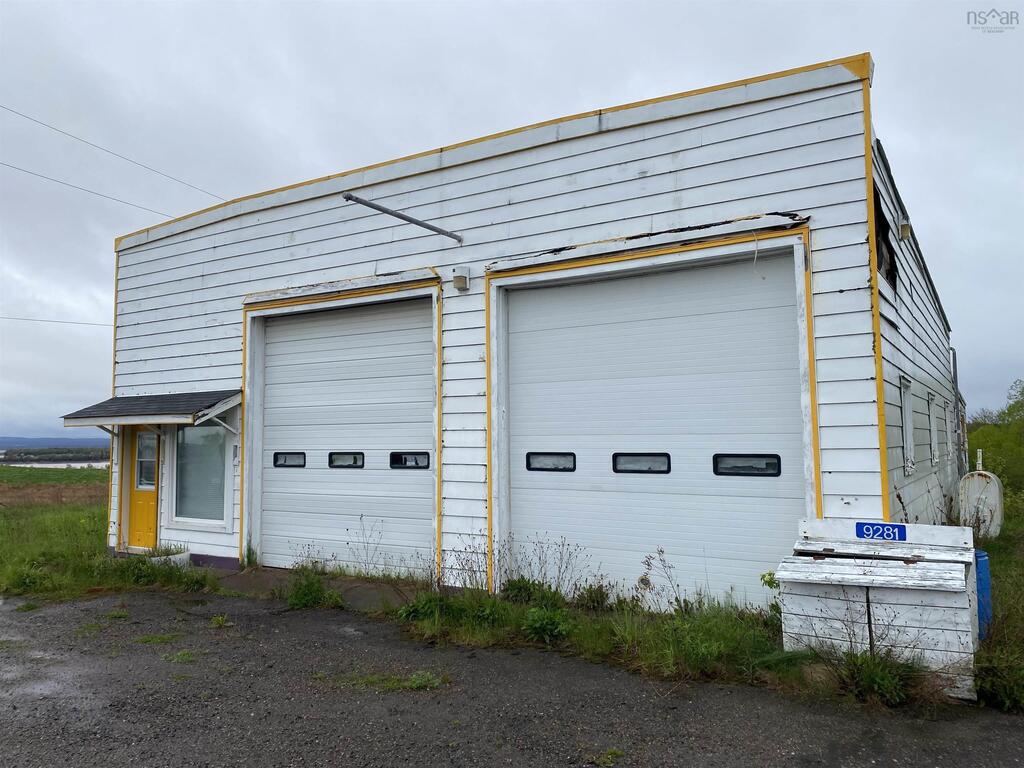 9281 Highway 215, Maitland - photo 4