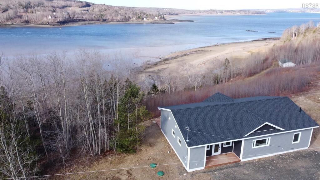 41 Colonial Arms Drive, Deep Brook