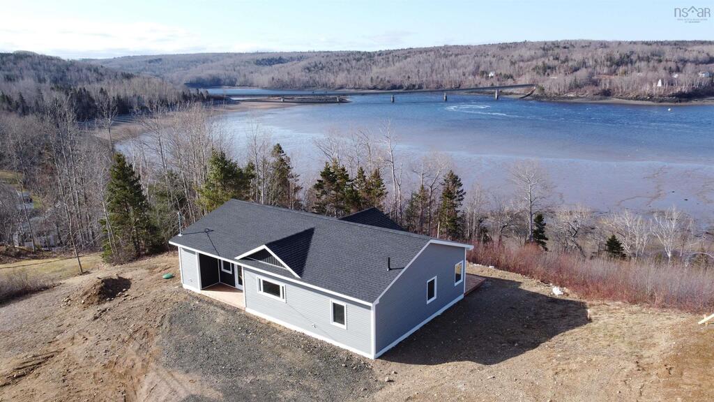 41 Colonial Arms Drive, Deep Brook - photo 3