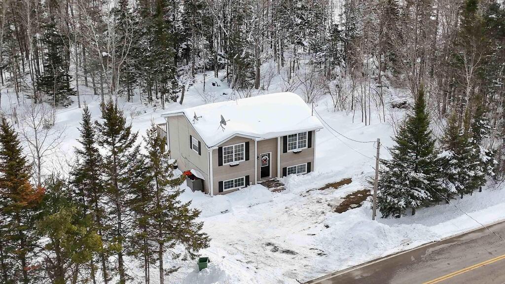 6324 Highway 236, Five Mile River