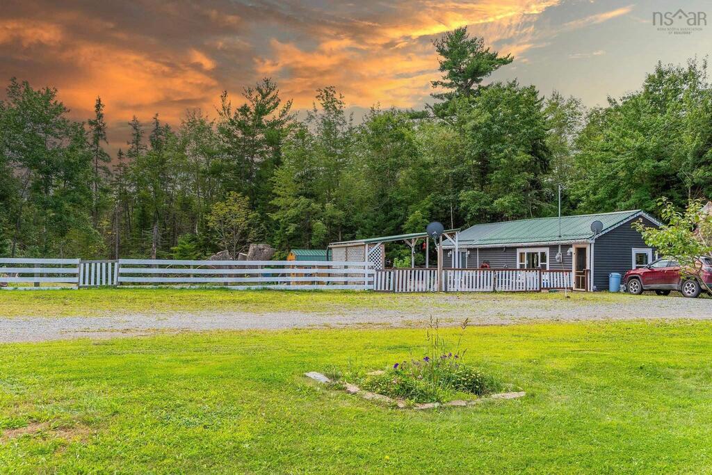 377 Cloverdale Road, Birch Hill