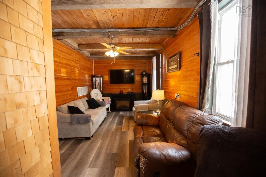 107 Upper Pembroke Road, Pembroke - photo 4