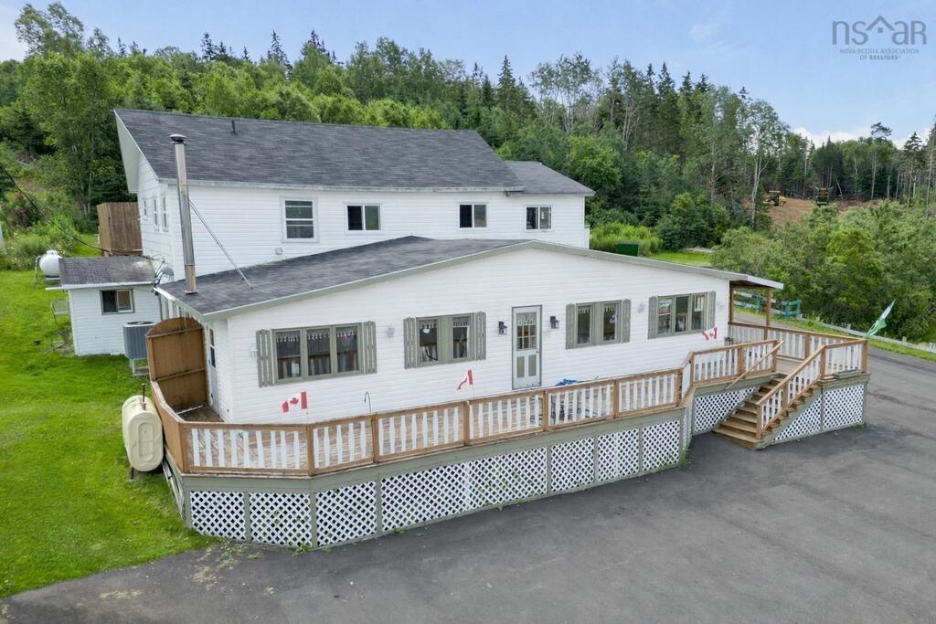 785 105 Highway, Boularderie East - photo 2