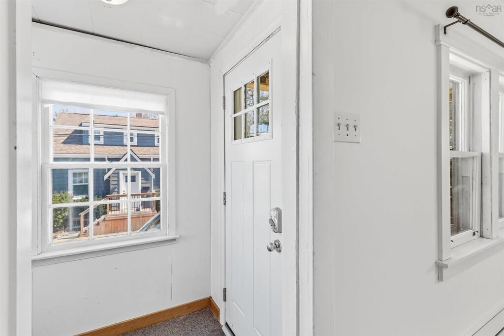 16 Cottage Road, Halifax - photo 4