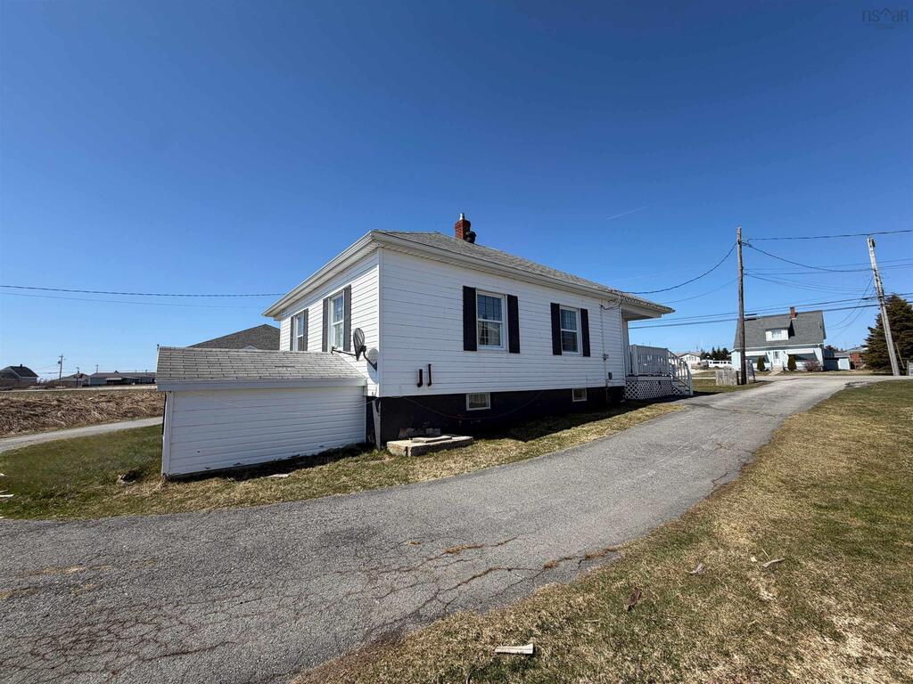 2660 Main Street, Clark's Harbour - photo 4