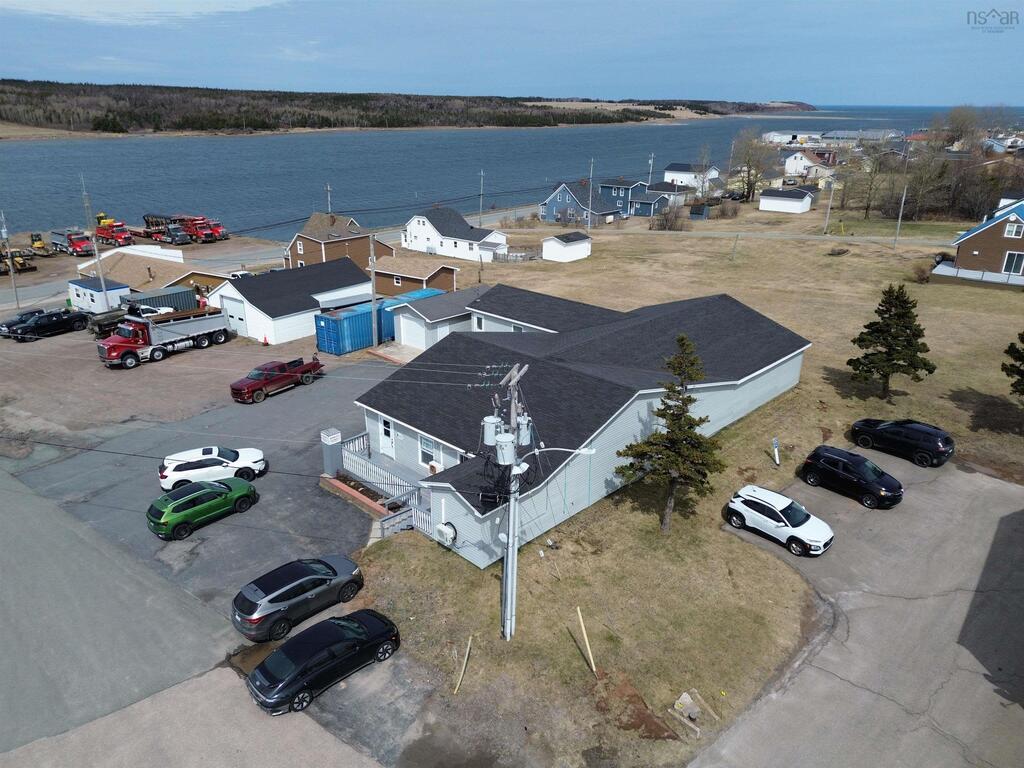 15 Pere Goirrior Avenue, Chéticamp - photo 2