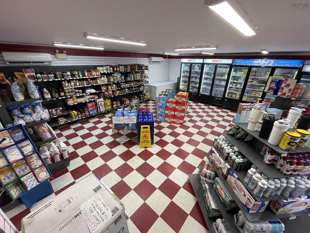 15 Pere Goirrior Avenue, Chéticamp - photo 4