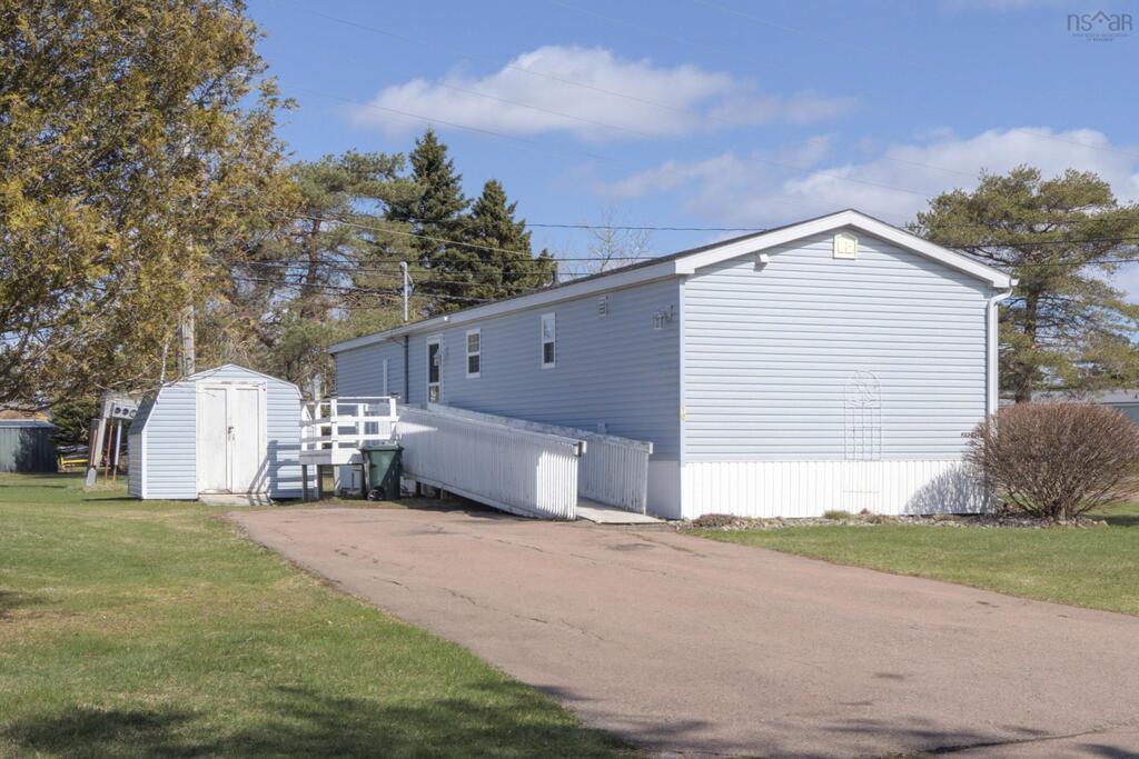 10 Lorne Crescent, Amherst