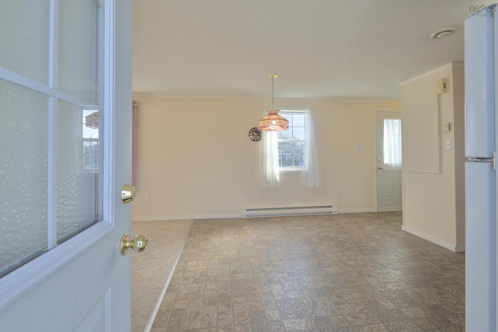 10 Lorne Crescent, Amherst - photo 2