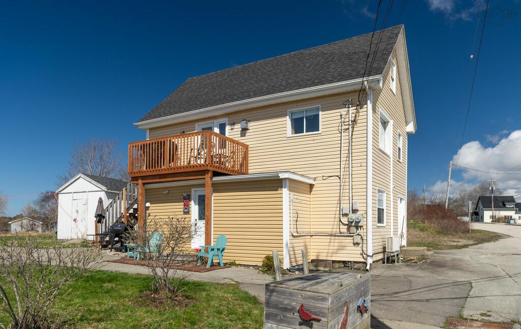 805 Highway 1, Hebron