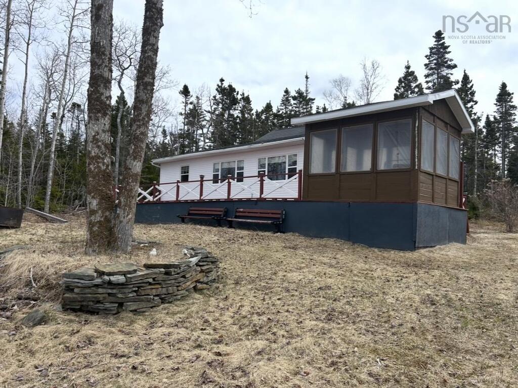 872 Red Point Road, Red Point